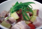 weisse Schüssel mit Ceviche
