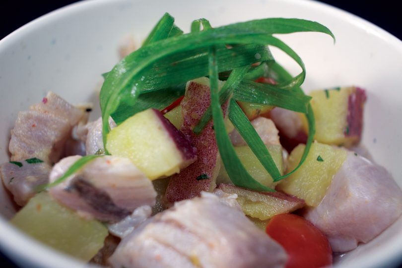 weisse Schüssel mit Ceviche