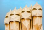 Die mysteriösen Masken von Gaudi am Casa Milla in Barcelona