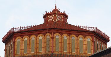 Der rote Turm der Sant Antoni Markts