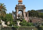 der imposante Springbrunnen am Teich im Ciutadella Park von Barcelona